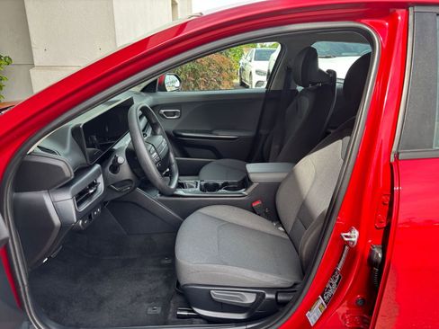 Used 2025 Kia K4 FWD image 27