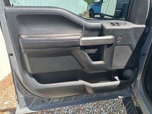 Used 2019 Ford F150 XLT w/ Equipment Group 302A Luxury AWD/4WD image 12