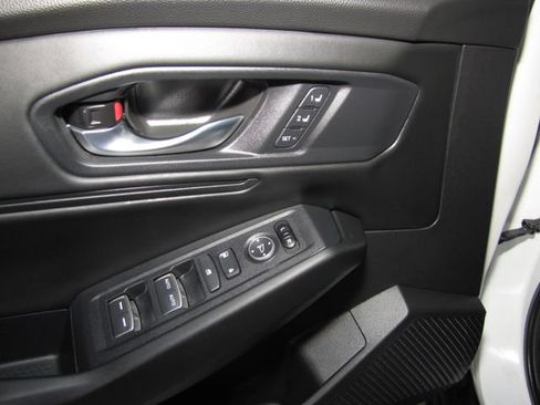 Used 2025 Honda Accord EX-L image 11