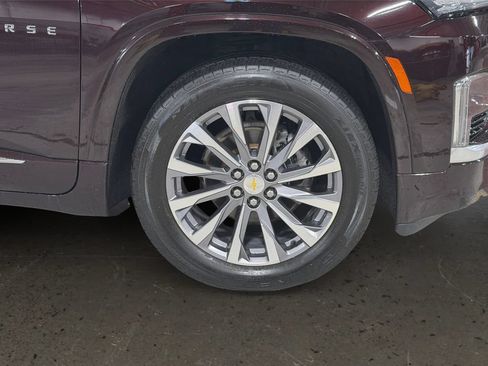 Used 2022 Chevrolet Traverse Premier FWD image 10