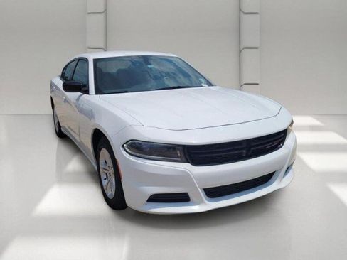 Used 2023 Dodge Charger SXT RWD image 3