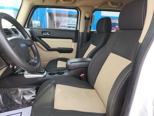 Used 2010 HUMMER H3T AWD/4WD image 24