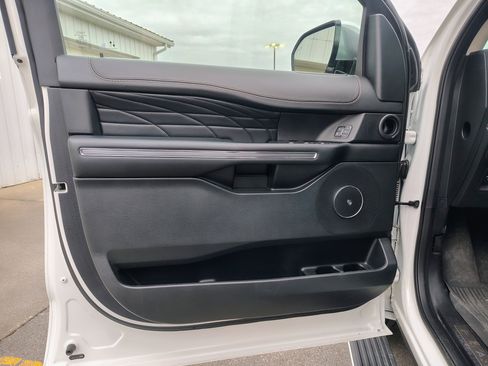 Used 2020 Ford Expedition Platinum image 10