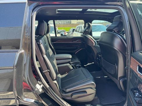 Used 2022 Jeep Grand Cherokee L Summit w/ Luxury Tech Group V AWD/4WD image 12
