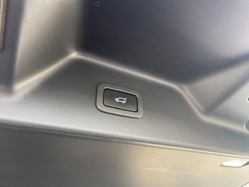 Used 2021 Land Rover Range Rover P525 Westminster Edition image 23