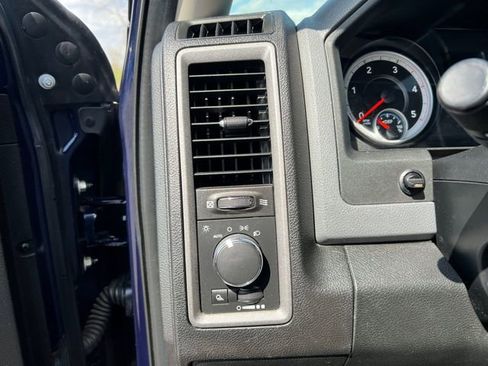 Used 2014 RAM 2500 Tradesman w/ Chrome Appearance Group AWD/4WD image 19