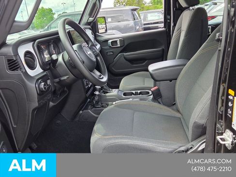 Used 2025 Jeep Wrangler Unlimited Sport AWD/4WD image 7