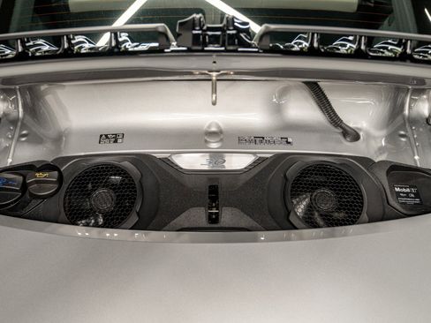 Used 2025 Porsche 911 Carrera image 11