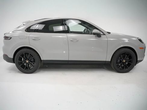 Certified 2025 Porsche Cayenne Coupe image 9