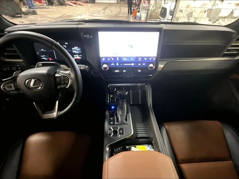 Used 2024 Lexus GX 550 w/ Accessory Package (Z1) image 15