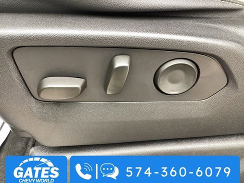 Used 2023 Chevrolet Suburban Premier image 19
