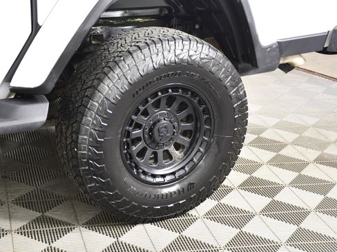 Used 2021 Jeep Gladiator Overland AWD/4WD image 54