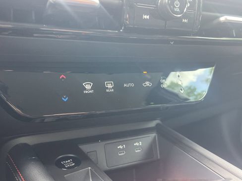 New 2026 Nissan Kicks SR FWD image 6