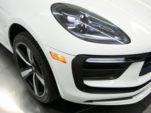 Used 2023 Porsche Macan AWD/4WD image 12