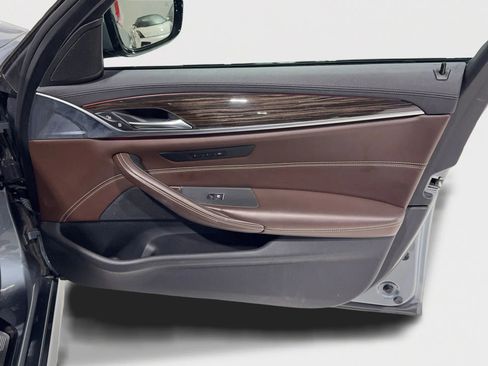 Used 2018 BMW 540i xDrive image 29