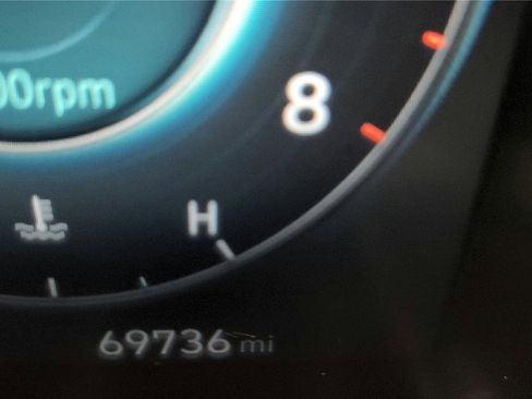 Used 2022 Hyundai Elantra Limited image 38