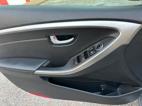 Used 2015 Hyundai Elantra GT w/ Option Group 03 image 17