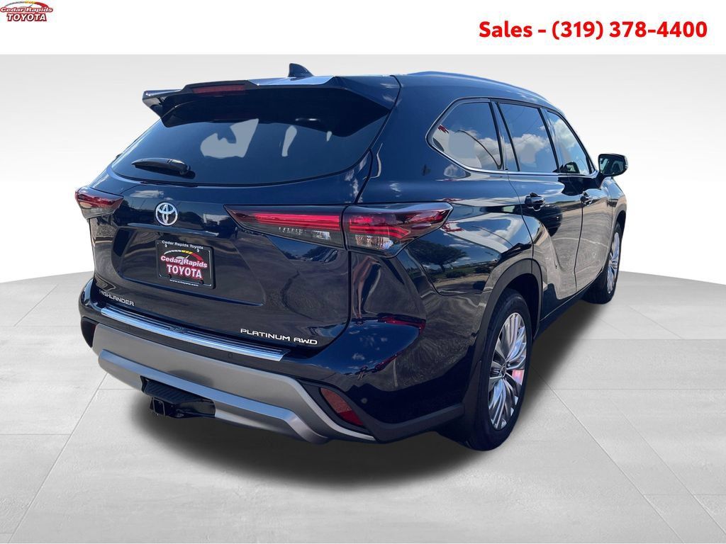 New 2026 Toyota Highlander Platinum AWD/4WD image 5