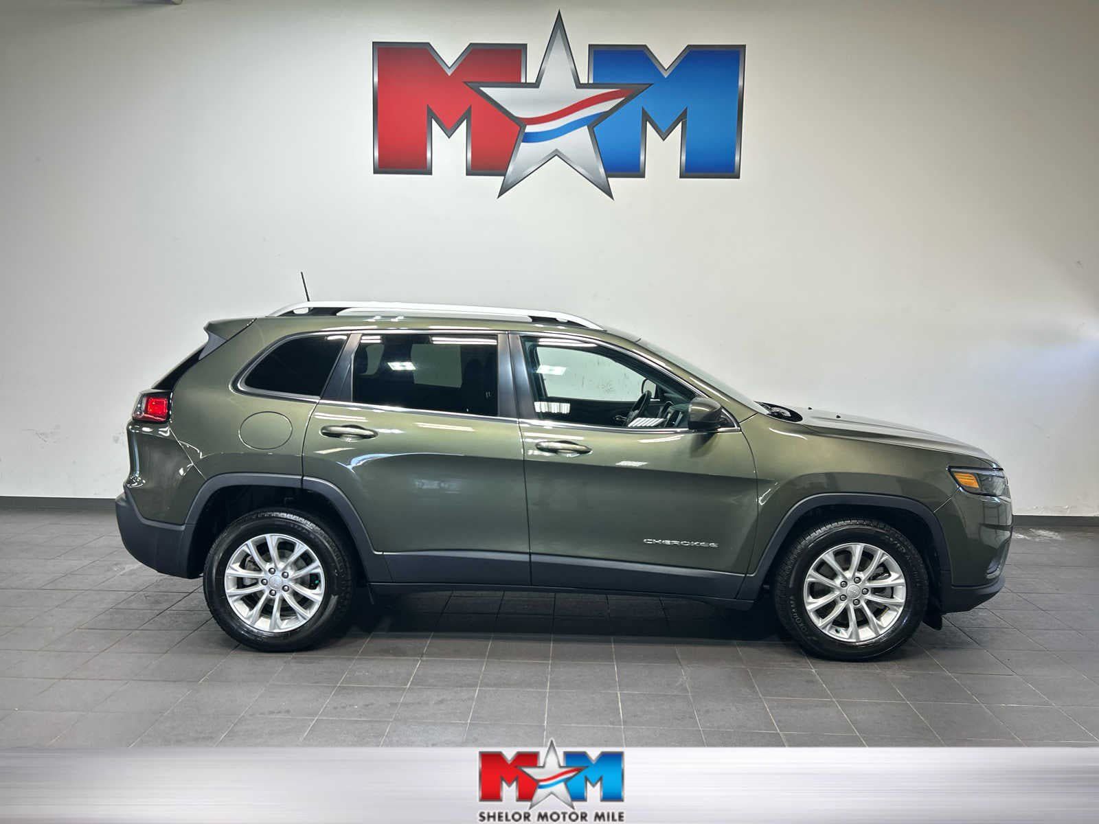 Used 2019 Jeep Cherokee Latitude w/ Popular Appearance Group FWD image 1