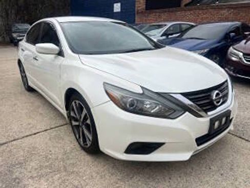 Used 2016 Nissan Altima 2.5 SR FWD image 3