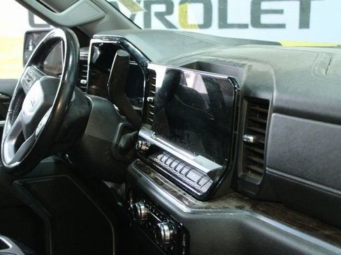 Used 2022 GMC Sierra 1500 SLE image 12