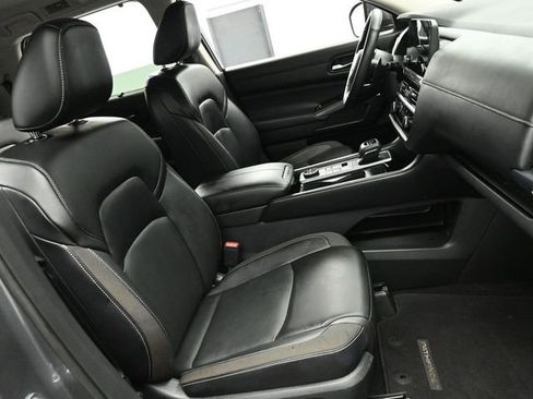Used 2022 Nissan Pathfinder SL image 23