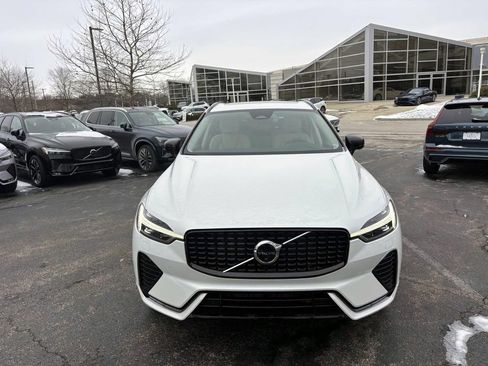 Used 2023 Volvo XC60 B5 Plus w/ Climate Package image 2