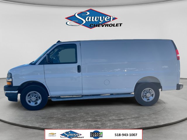 Used 2025 Chevrolet Express 2500 w/ Driver Convenience Package RWD image 2