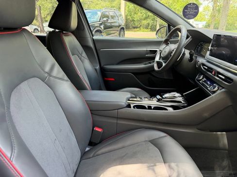 Used 2022 Hyundai Sonata SEL Plus w/ Winter Weather Package FWD image 8