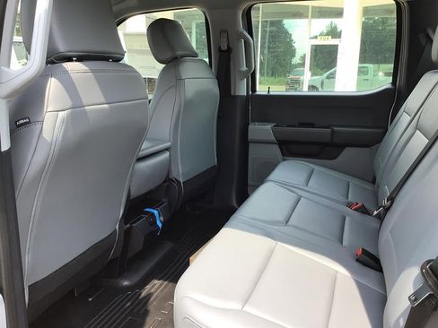 New 2025 Ford F250 XL w/ XL Chrome Package image 19