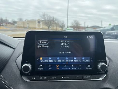 Used 2025 Nissan Sentra SV image 18