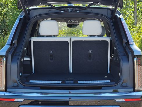 New 2026 Cadillac Vistiq Luxury image 16