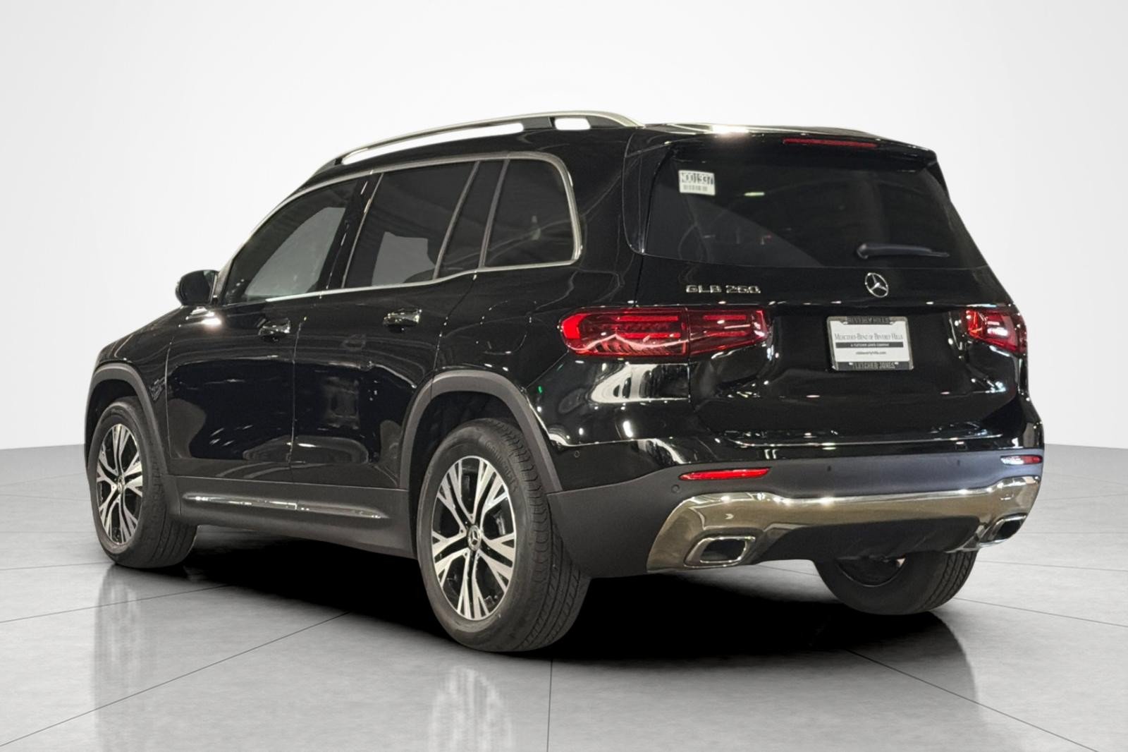 New 2026 Mercedes-Benz GLB 250 image 3