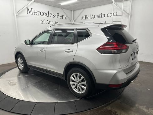 Used 2018 Nissan Rogue SV FWD image 5