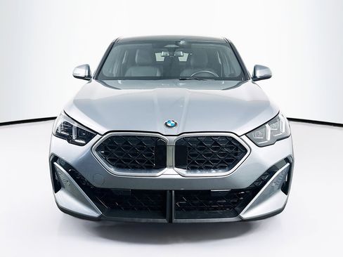 Used 2025 BMW X2 xDrive28i image 2