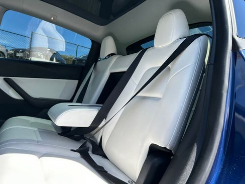 Used 2021 Tesla Model Y Long Range image 49