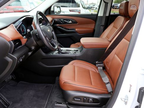 Used 2021 Chevrolet Traverse High Country FWD image 20