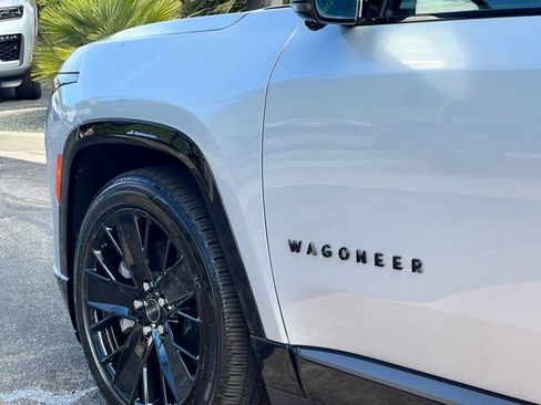 Used 2024 Jeep Wagoneer Launch Edition image 5