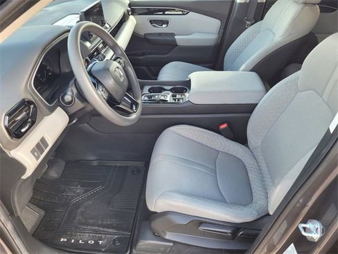 Used 2023 Honda Pilot LX image 13