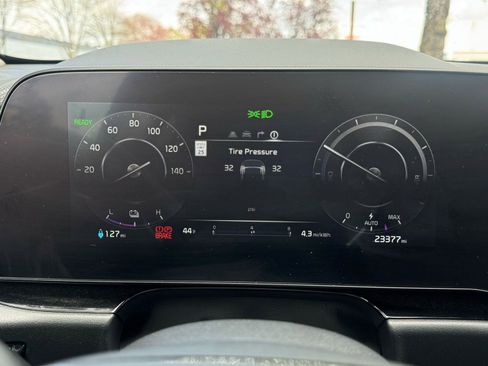 Used 2023 Kia Niro Wind w/ Wind Preserve Package FWD image 14