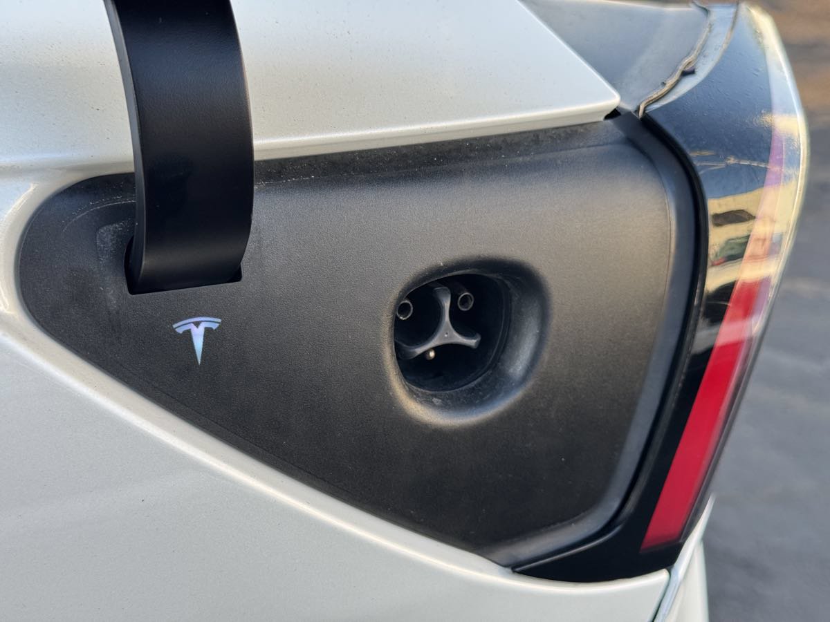 Used 2023 Tesla Model 3 Standard Range RWD image 13