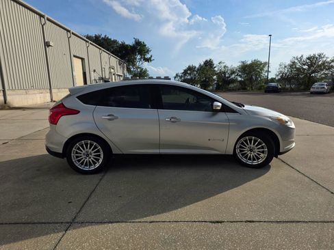 Used 2013 Ford Focus Electric Hatchback FWD image 6