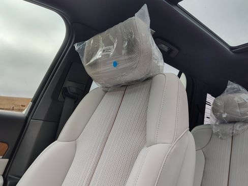 New 2026 Cadillac Vistiq Sport w/ LPO, Floor Liner Package image 22