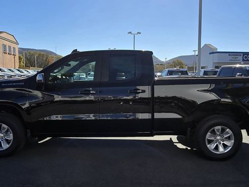 Used 2025 Chevrolet Silverado 1500 LT w/ Safety Package RWD image 6