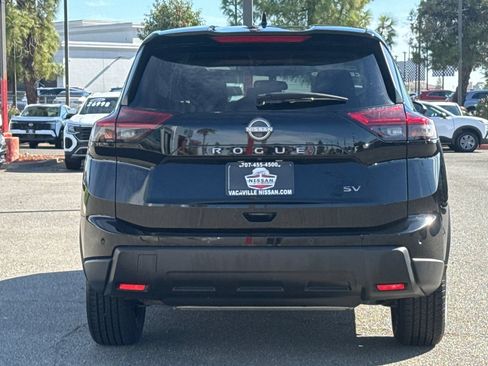 Used 2024 Nissan Rogue SV FWD image 7