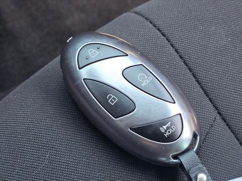 Certified 2025 Hyundai Elantra Sport FWD image 18