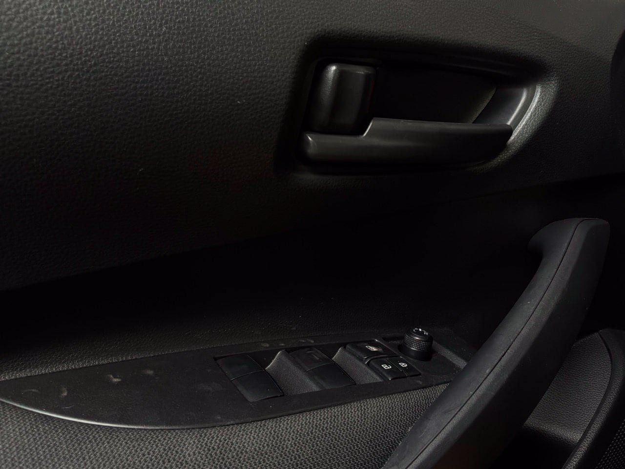 Used 2026 Toyota Corolla LE FWD image 22
