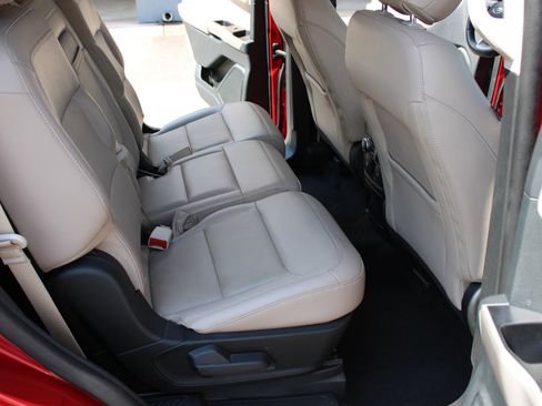 Used 2024 Ford Explorer Limited image 13