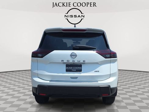 New 2026 Nissan Rogue SV w/ Cold Weather Package AWD/4WD image 6