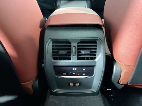 Used 2026 BMW 330i Sedan w/ M Sport Package image 29